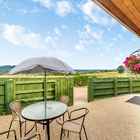 The Stables Villa Forden Buitenkant foto