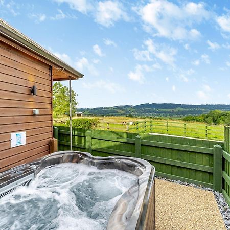 The Stables Villa Forden Buitenkant foto